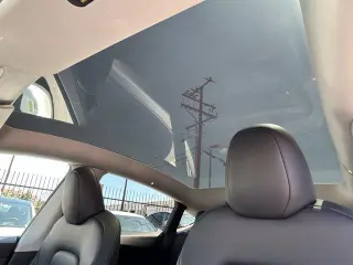 Tesla Model Y 2024 AWD Performance 4dr Crossover