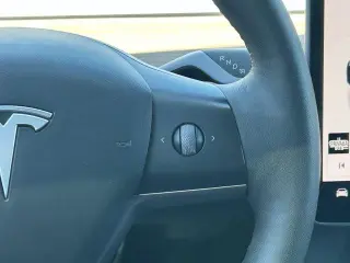 Tesla Model Y 2024 AWD Performance 4dr Crossover