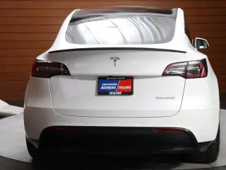 Tesla Model Y 2022 AWD Performance 4dr Crossover