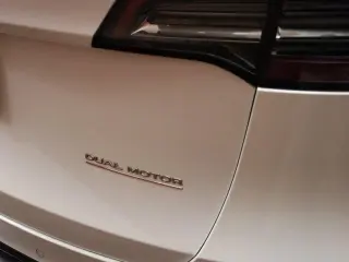 Tesla Model Y 2022 AWD Performance 4dr Crossover