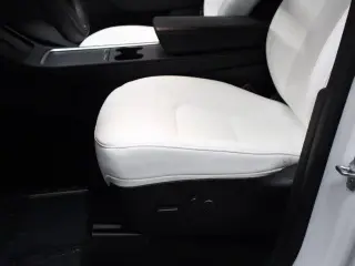 Tesla Model Y 2022 AWD Performance 4dr Crossover