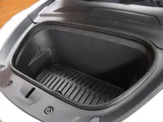 Tesla Model Y 2022 AWD Performance 4dr Crossover