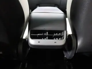 Tesla Model Y 2022 AWD Performance 4dr Crossover
