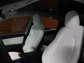 Tesla Model Y 2022 AWD Performance 4dr Crossover