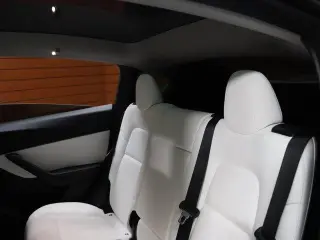 Tesla Model Y 2022 AWD Performance 4dr Crossover