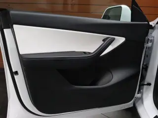 Tesla Model Y 2022 AWD Performance 4dr Crossover