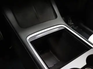 Tesla Model Y 2022 AWD Performance 4dr Crossover
