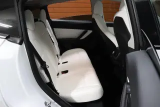 Tesla Model Y 2022 AWD Performance 4dr Crossover