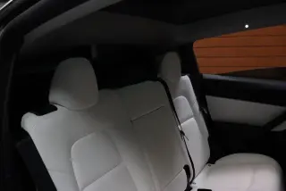 Tesla Model Y 2022 AWD Performance 4dr Crossover