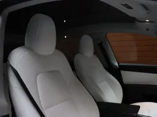 Tesla Model Y 2022 AWD Performance 4dr Crossover