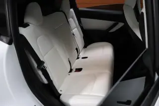 Tesla Model Y 2022 AWD Performance 4dr Crossover