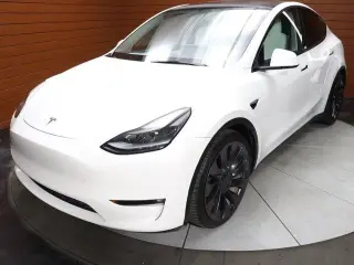 Tesla Model Y 2022 AWD Performance 4dr Crossover