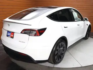 Tesla Model Y 2022 AWD Performance 4dr Crossover