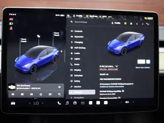 Tesla Model Y 2023 AWD Performance 4dr Crossover