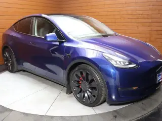 Tesla Model Y 2023 AWD Performance 4dr Crossover