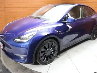Tesla Model Y 2023 AWD Performance 4dr Crossover