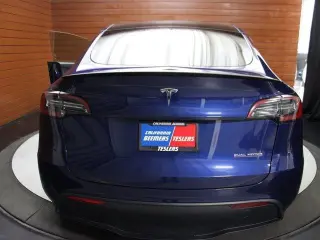 Tesla Model Y 2023 AWD Performance 4dr Crossover