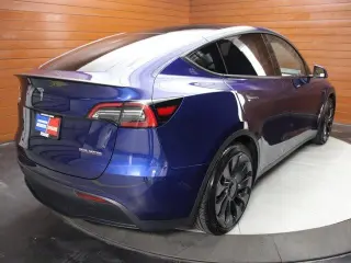 Tesla Model Y 2023 AWD Performance 4dr Crossover