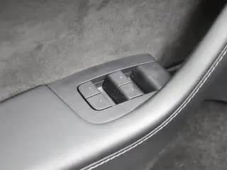 Tesla Model Y 2023 AWD Performance 4dr Crossover