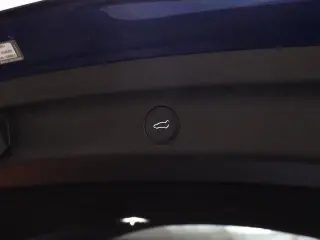 Tesla Model Y 2023 AWD Performance 4dr Crossover