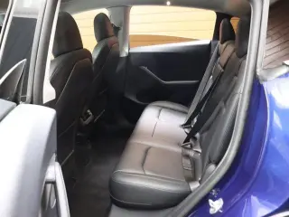 Tesla Model Y 2023 AWD Performance 4dr Crossover