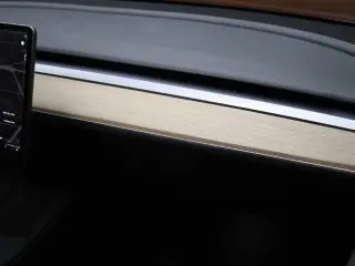 Tesla Model Y 2023 AWD Performance 4dr Crossover