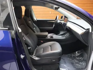 Tesla Model Y 2023 AWD Performance 4dr Crossover