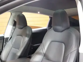Tesla Model Y 2023 AWD Performance 4dr Crossover