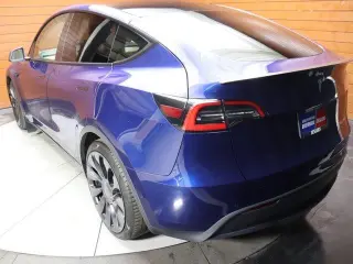 Tesla Model Y 2023 AWD Performance 4dr Crossover