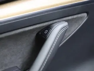 Tesla Model Y 2023 AWD Performance 4dr Crossover