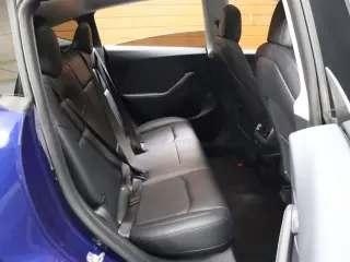 Tesla Model Y 2023 AWD Performance 4dr Crossover