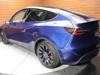 Tesla Model Y 2023 AWD Performance 4dr Crossover