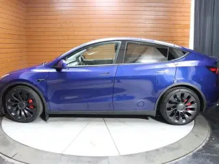 Tesla Model Y 2023 AWD Performance 4dr Crossover