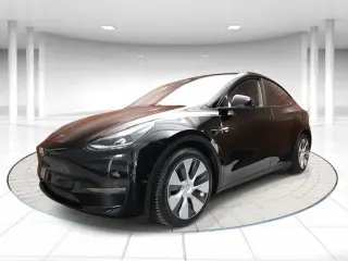 Tesla Model Y 2022 AWD Performance 4dr Crossover