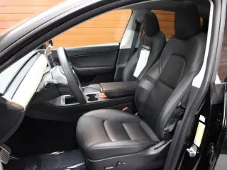 Tesla Model Y 2022 AWD Performance 4dr Crossover