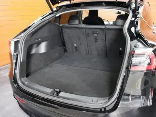 Tesla Model Y 2022 AWD Performance 4dr Crossover
