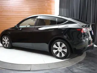 Tesla Model Y 2022 AWD Performance 4dr Crossover