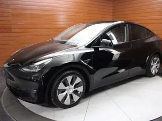 Tesla Model Y 2022 AWD Performance 4dr Crossover