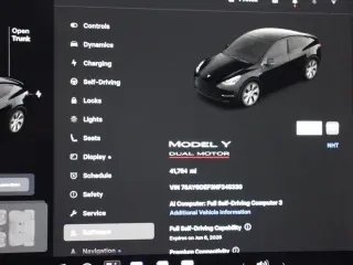 Tesla Model Y 2022 AWD Performance 4dr Crossover