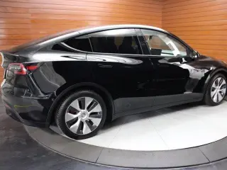 Tesla Model Y 2022 AWD Performance 4dr Crossover