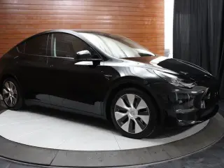 Tesla Model Y 2022 AWD Performance 4dr Crossover
