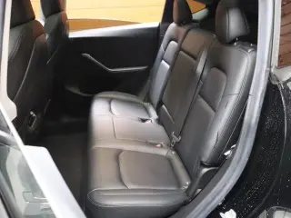 Tesla Model Y 2022 AWD Performance 4dr Crossover