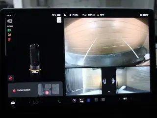 Tesla Model Y 2022 AWD Performance 4dr Crossover