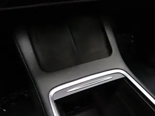 Tesla Model Y 2022 AWD Performance 4dr Crossover