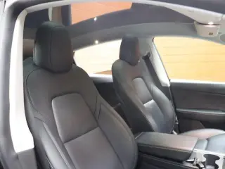 Tesla Model Y 2022 AWD Performance 4dr Crossover