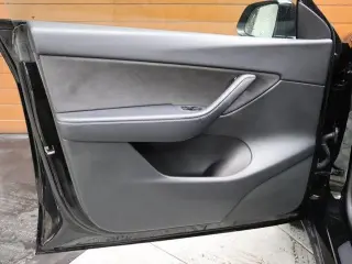 Tesla Model Y 2022 AWD Performance 4dr Crossover