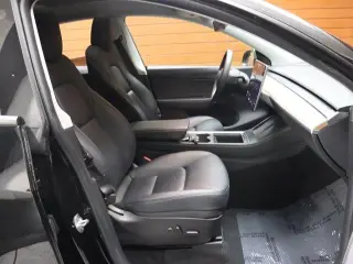 Tesla Model Y 2022 AWD Performance 4dr Crossover