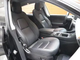 Tesla Model Y 2022 AWD Performance 4dr Crossover