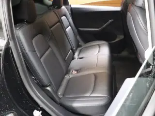 Tesla Model Y 2022 AWD Performance 4dr Crossover