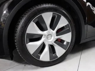 Tesla Model Y 2022 AWD Performance 4dr Crossover